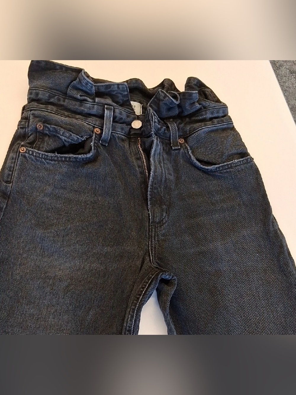 Agolde fitted 90’s Jean in distressed black wash size 24 luxury jeans - Picture 4 of 6